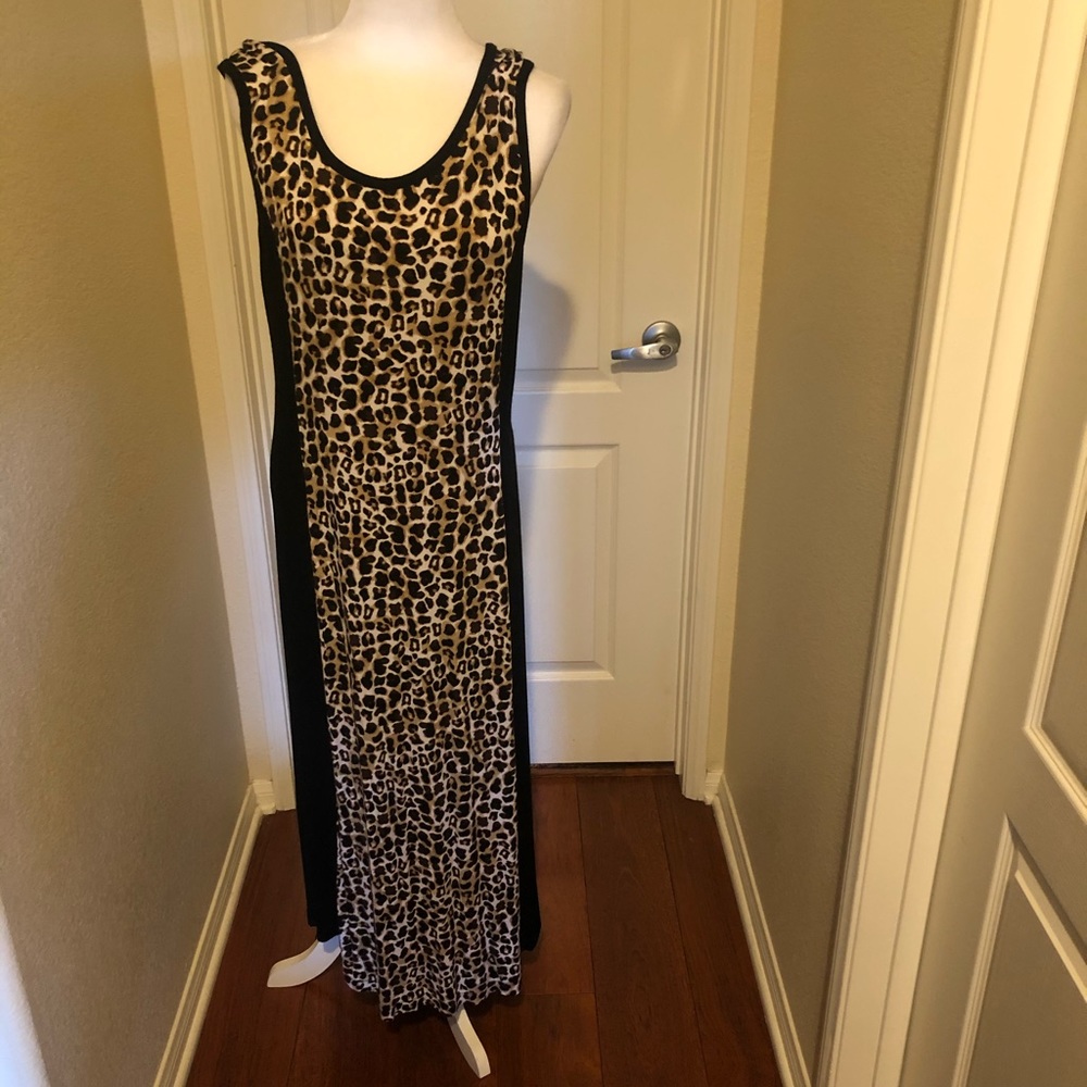 👇🏻$Reduced to lowest price. Maxi black dress in a leopard print silhouette